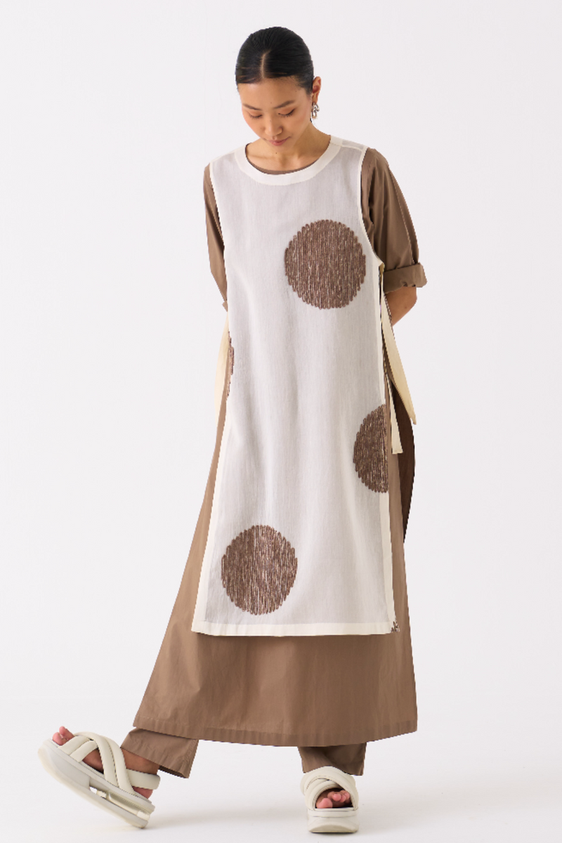 SIDE TIE OVERLAY TUNIC-OVERLAY : IVORY
TUNIC : CEDAR poplin by THREE for women Worldwide