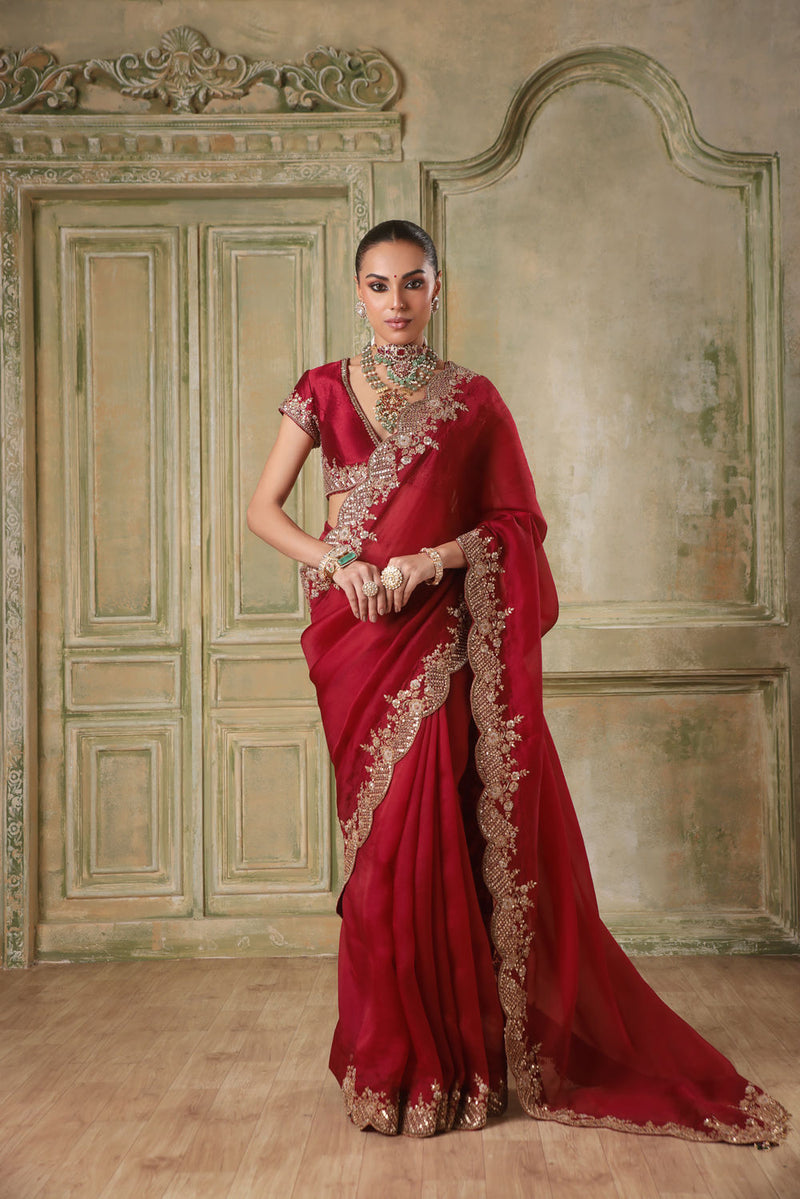 Zar-Rang  Maroon Scallop Border Saree Set