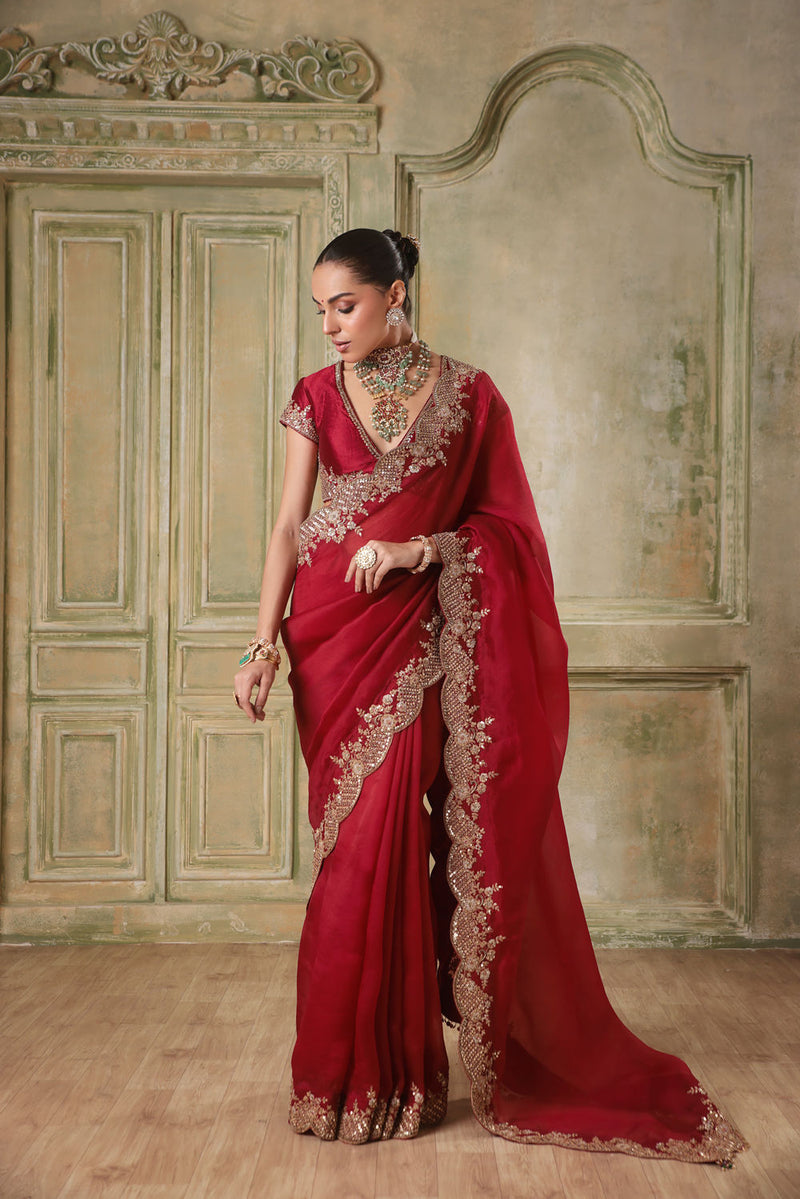 Zar-Rang  Maroon Scallop Border Saree Set