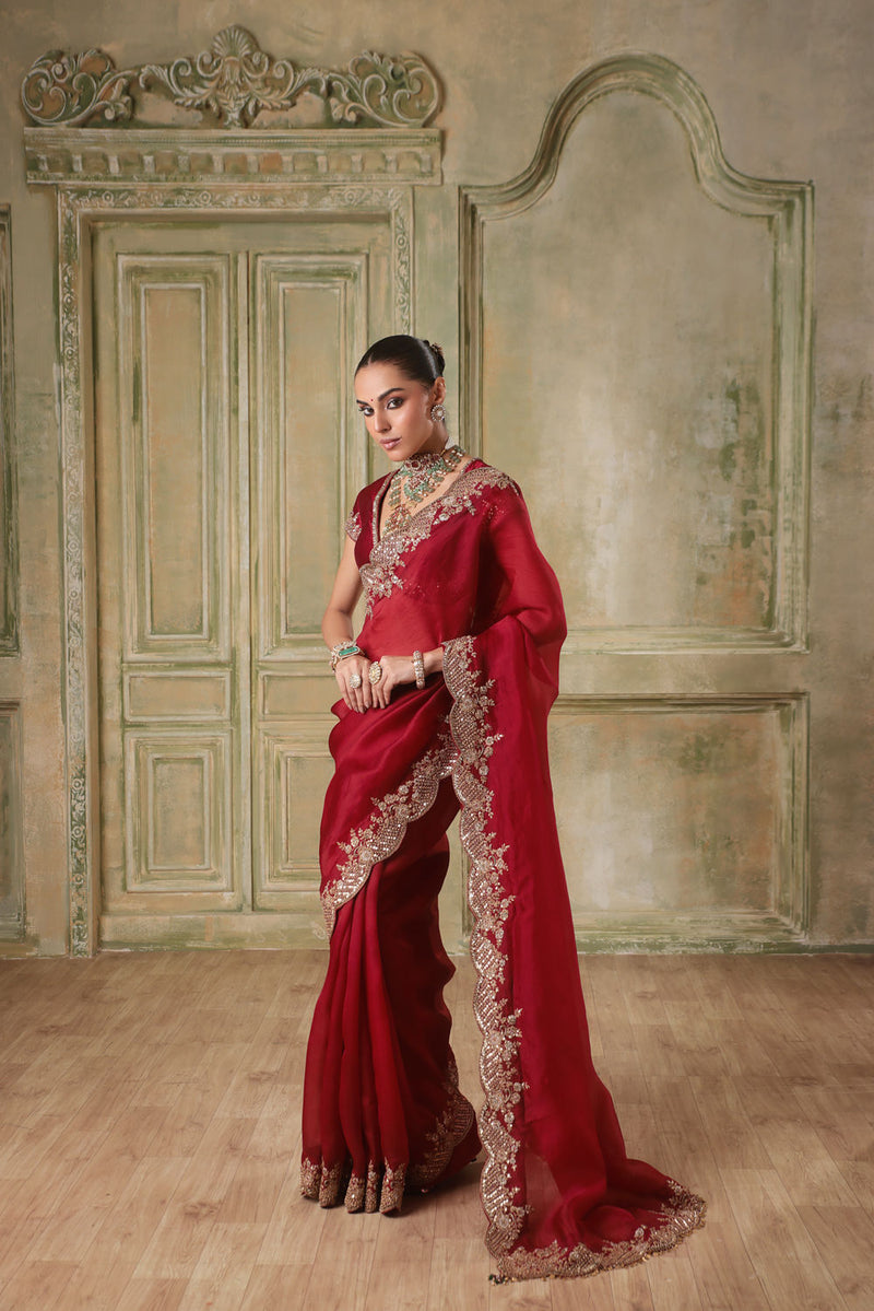 Zar-Rang  Maroon Scallop Border Saree Set