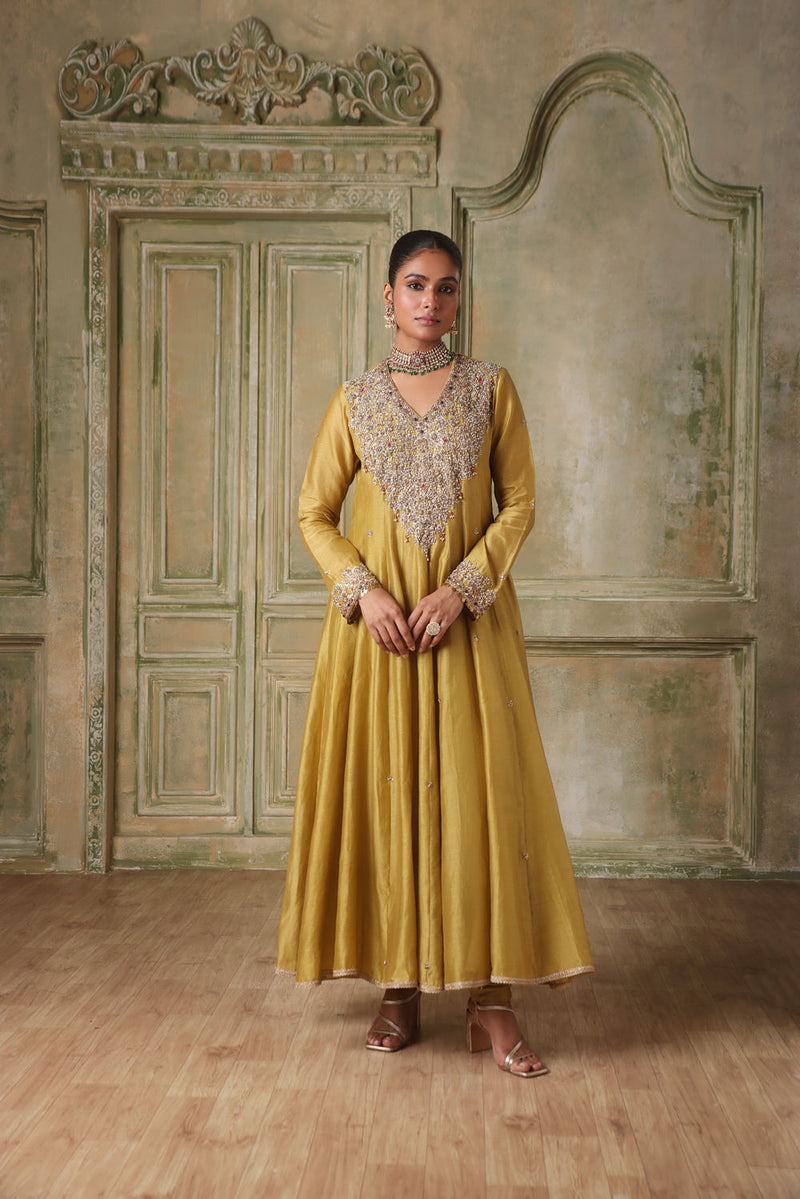 Zar-Rang Green V Neck Kalidar Set