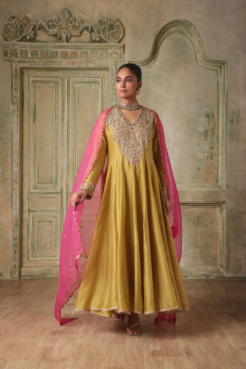 Zar-Rang Green V Neck Kalidar Set