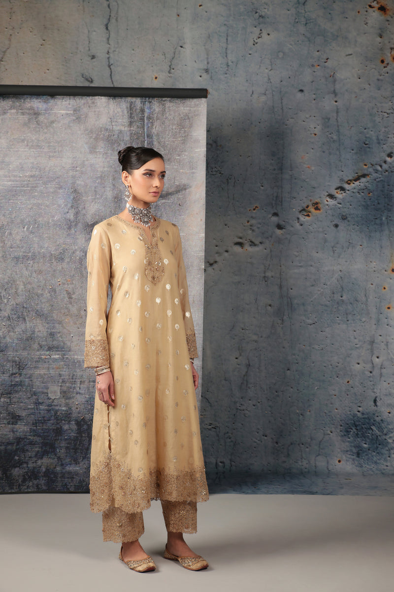 Mehrang Ivory Farshi Kurta Set silk chanderi kurta/kurta set by Niti Bothra in ivory for women Worldwide