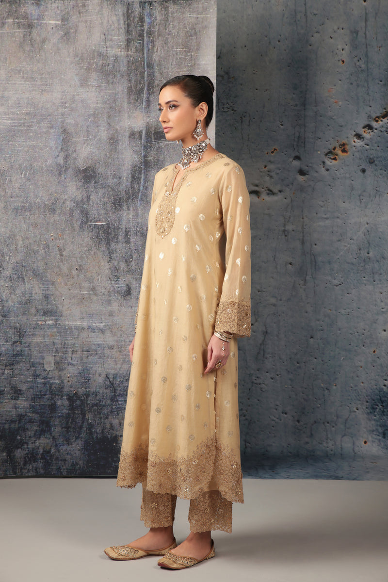 Mehrang Ivory Farshi Kurta Set silk chanderi kurta/kurta set by Niti Bothra in ivory for women Worldwide
