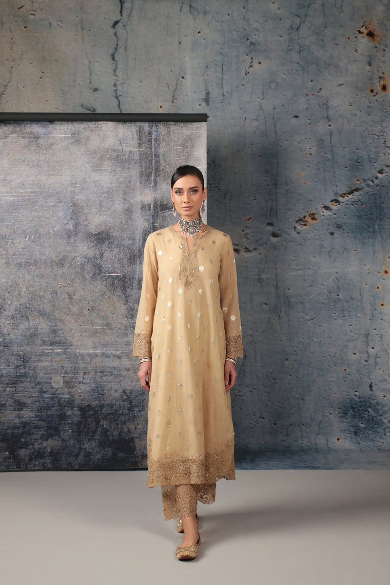 Mehrang Ivory Farshi Kurta Set silk chanderi kurta/kurta set by Niti Bothra in ivory for women Worldwide
