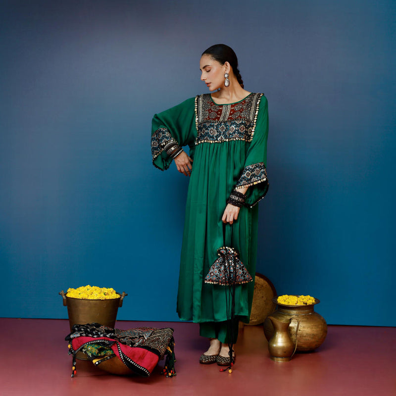 Saundh Green Kurta Set satin by PRAHNAAYA in pink color for women Worldwide