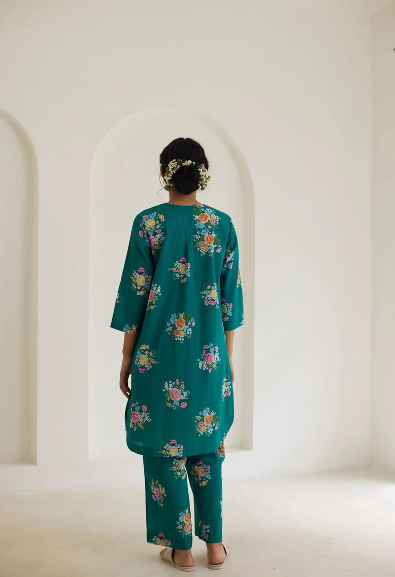 Sage Green Floral Bunch Mid Kurta Set cotton by Nadiya Paar in green color for women Worldwide