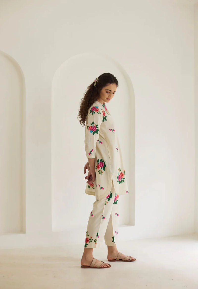 Rose Chintz Short Kurta Set cotton by Nadiya Paar in white color for women Worldwide