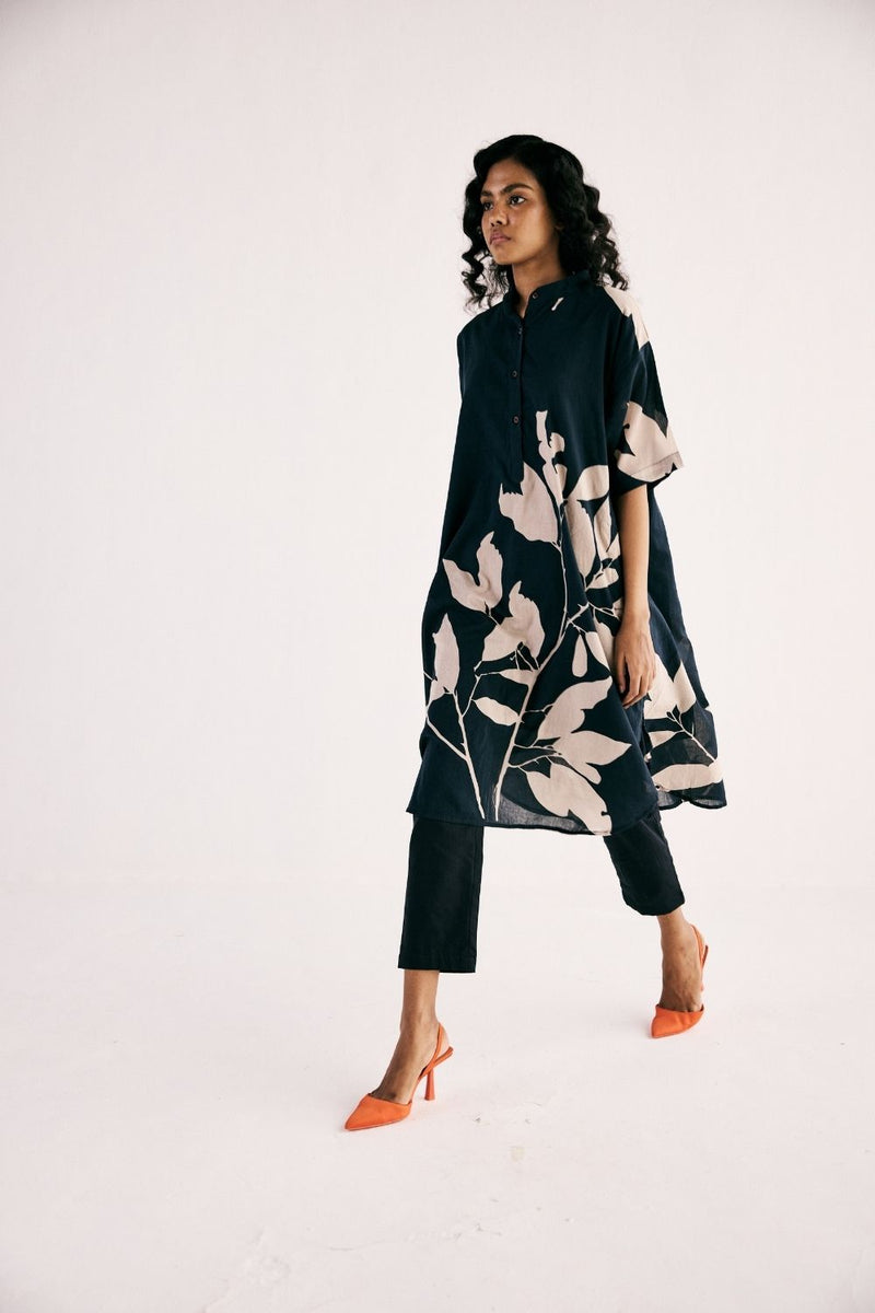 ONYX KURTA SET cotton by Khara Kapas in black for women Worldwide