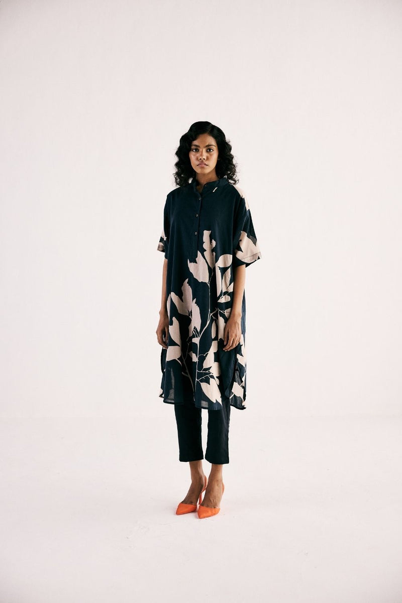 ONYX KURTA SET cotton by Khara Kapas in black for women Worldwide