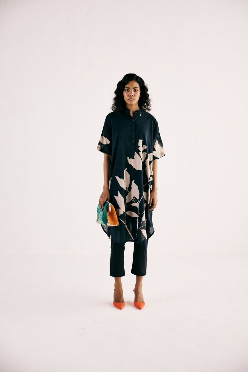 ONYX KURTA SET cotton by Khara Kapas in black for women Worldwide