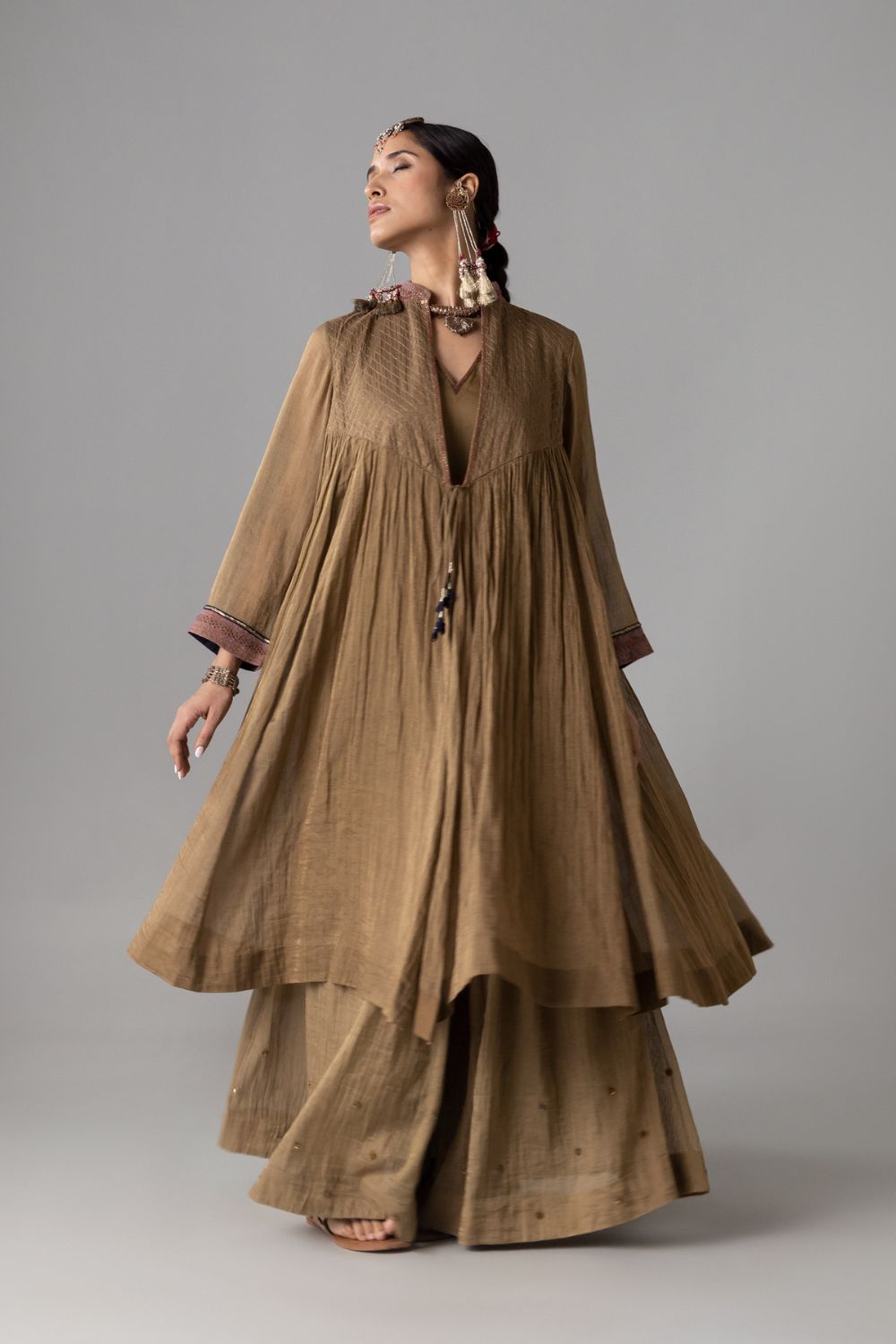 Kaudi Bagh Beige Cape