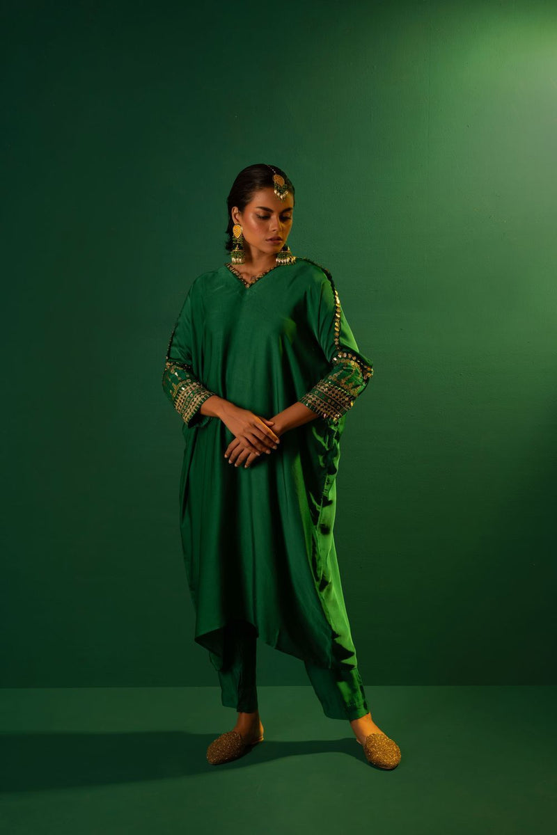 Chamakeen Masai Green Antifit Kurta Set satin by PRAHNAAYA in green color for women Worldwide