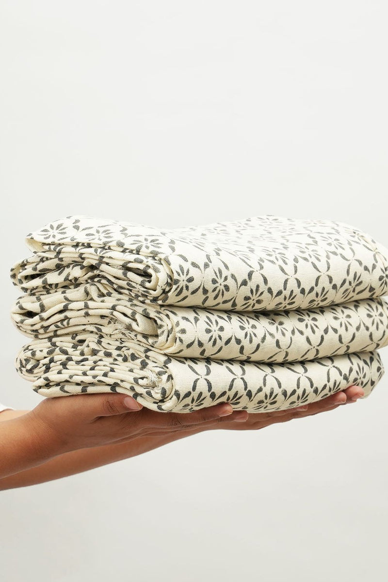 Souk Throw 100% cotton by Minimal Indian for Worldwide