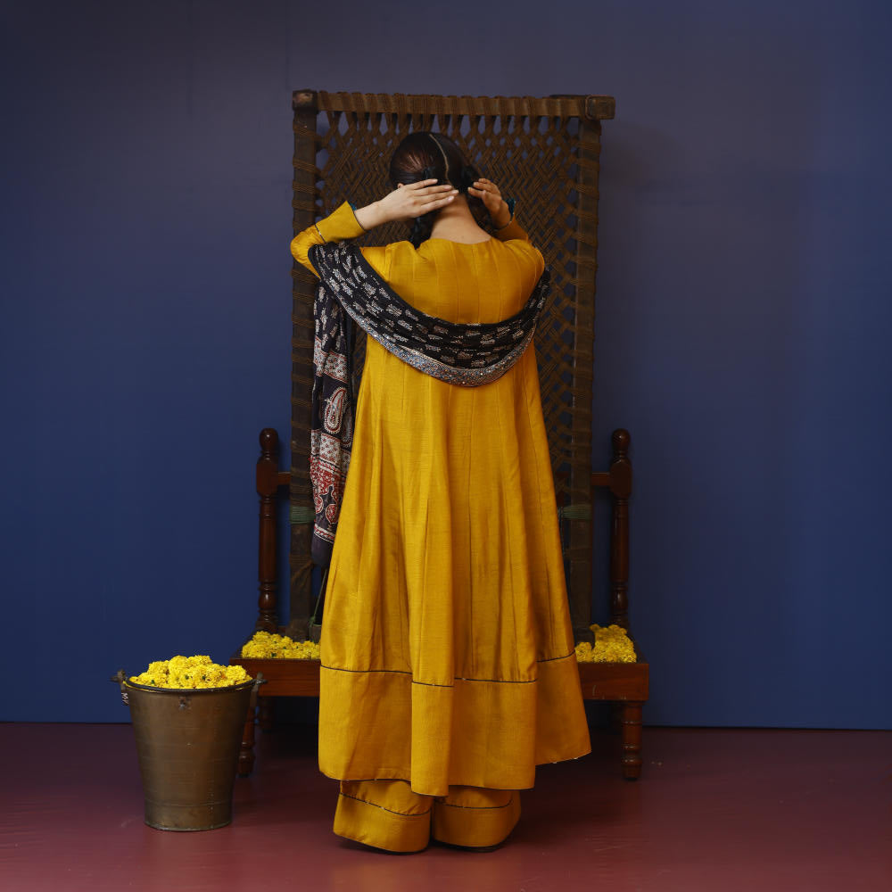 Baithak Mustard Flair Kali Kurta Set