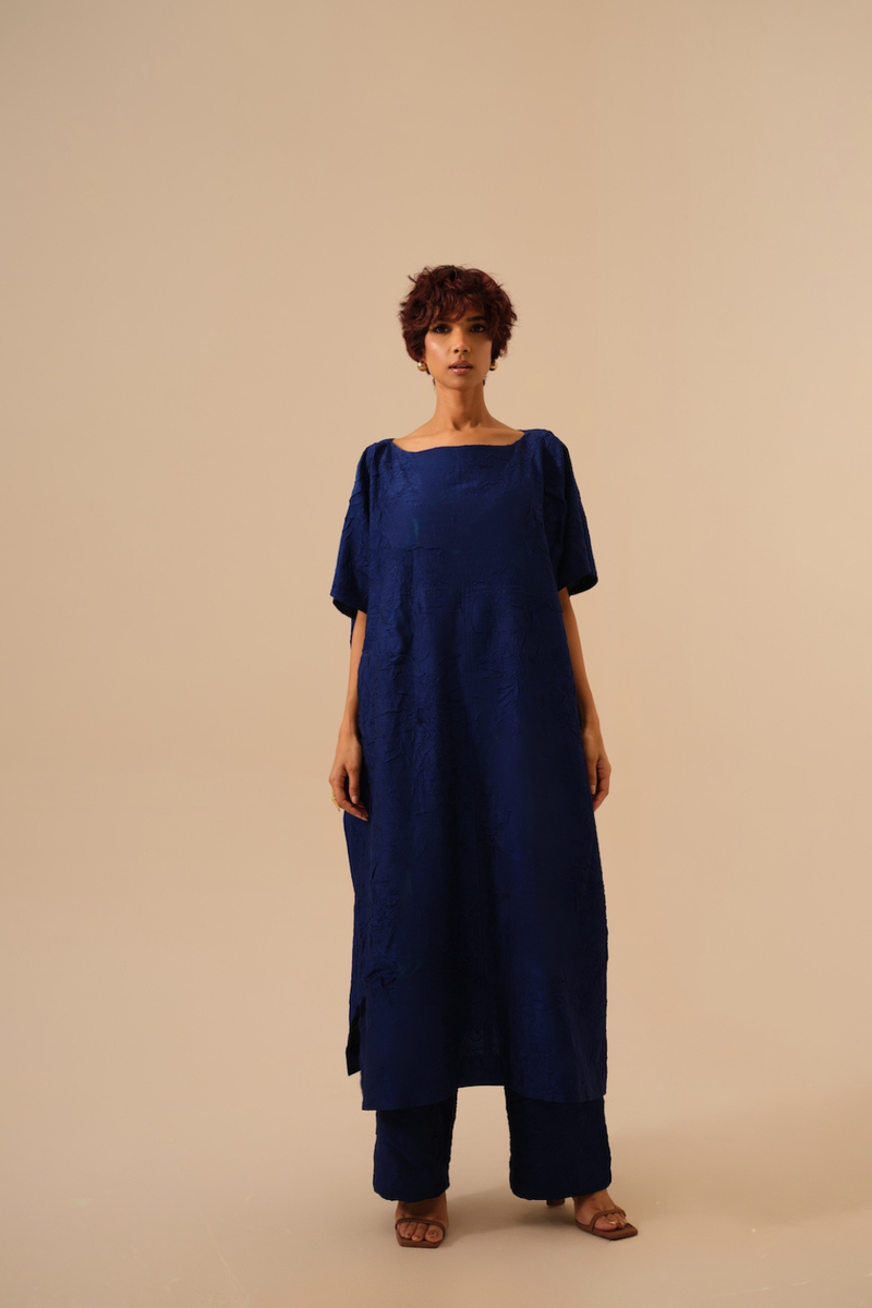 Brook Tunic-Electric Blue crushed silk kaftans and tunics by Stoique in blue for women Worldwide