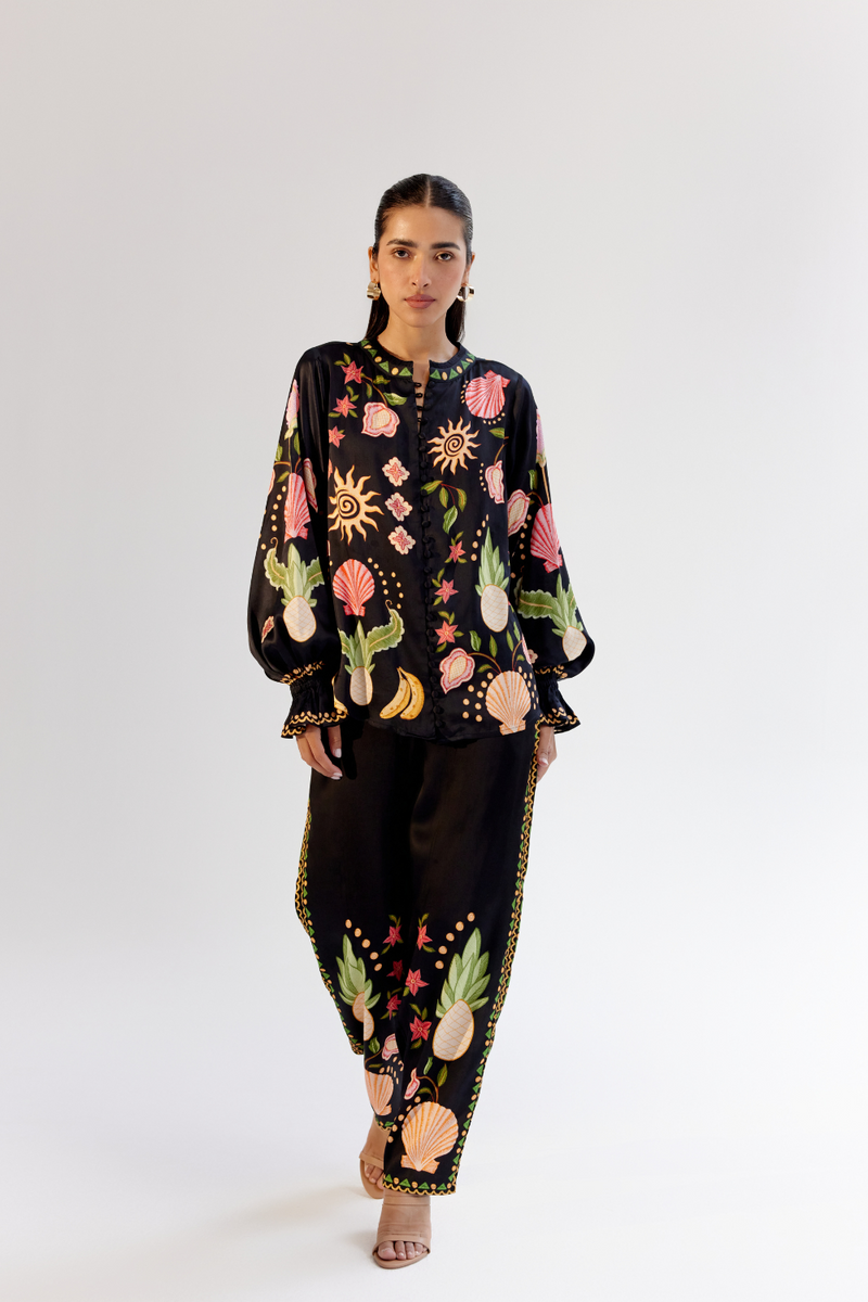 Ilia Shirt - Seashell (Black) satin by NOIB for women Worldwide