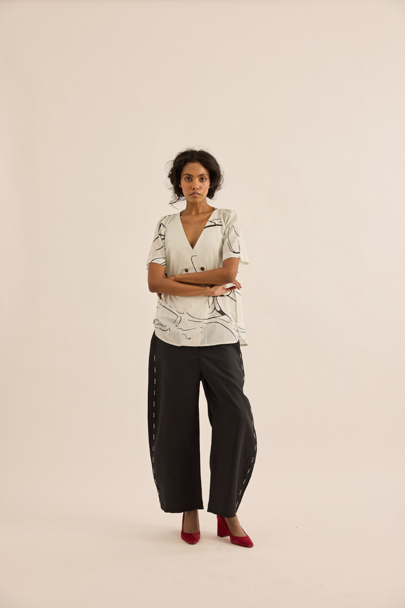 Snowbound Top mul top/shirt by Khara Kapas in ivory for women Worldwide
