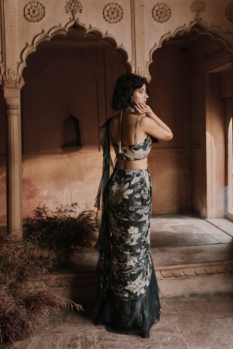 PH-2489 
Saree 
Blouse 
Jacket Set by Paulmi & Harsh for women Worldwide