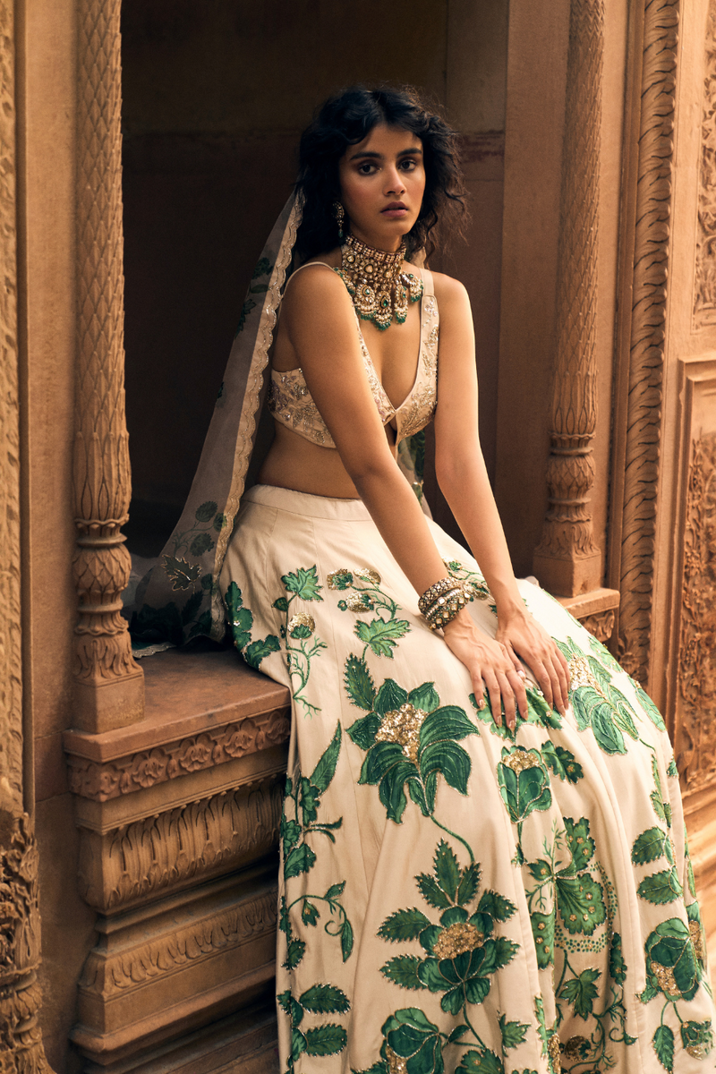 PH-2473 
Lehenga 
Blouse 
Dupatta Set by Paulmi & Harsh for women Worldwide