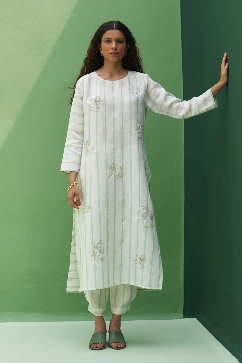 Eiko Striped Linen Kurta Set
- Mint