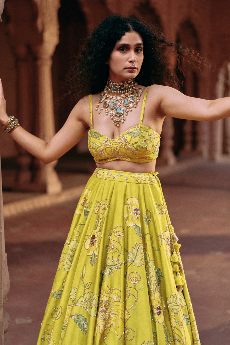 PH-2472 
Lehenga 
Blouse 
Dupatta Set by Paulmi & Harsh for women Worldwide