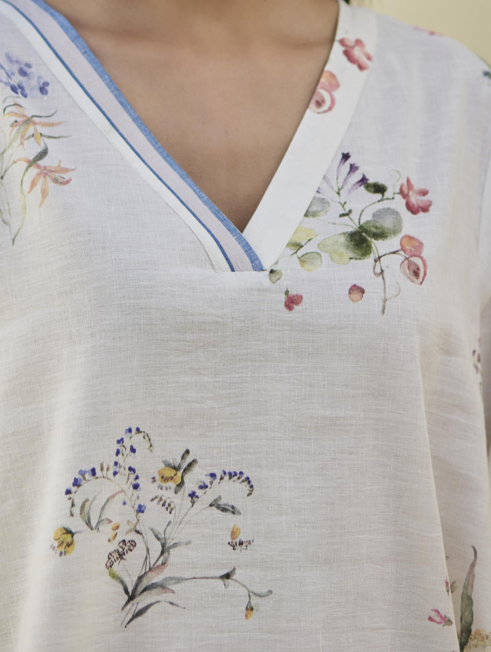 Raha Watercolour Floral Kurta - Ivory