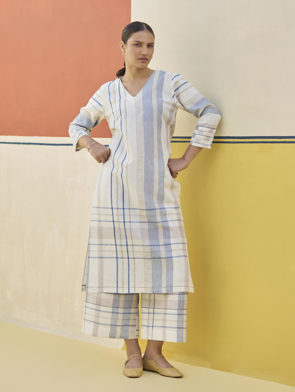 Misa Check Linen Kurta Set
- Ivory