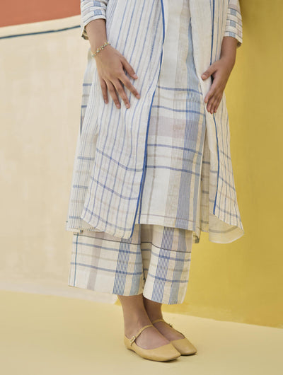 Misa Check Linen Kurta Set
- Ivory