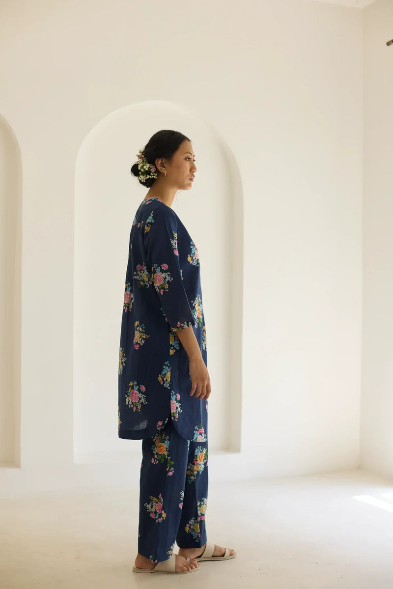Deep Blue Floral Bunch Mid Kurta Set cotton by Nadiya Paar in blue color for women Worldwide