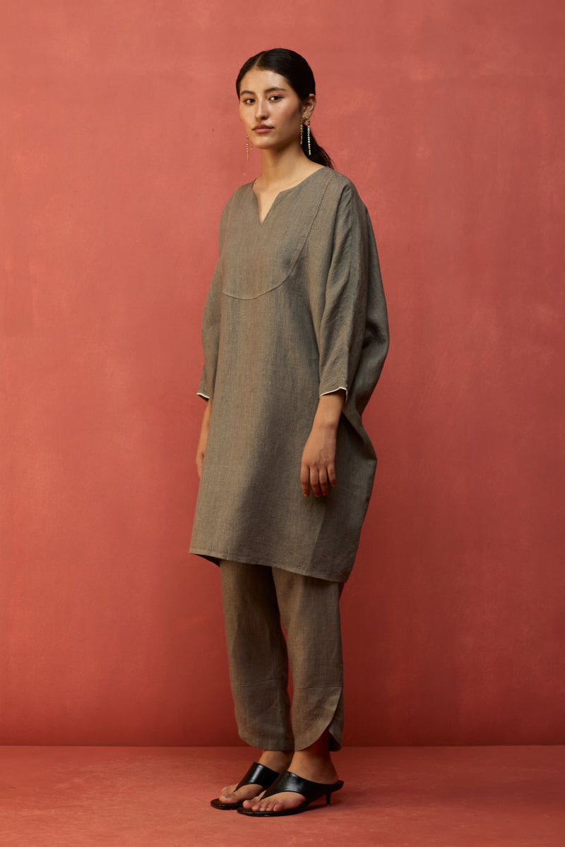 Etsu Yoke Linen Kurta - Grey linen by Manan in grey color for women Worldwide