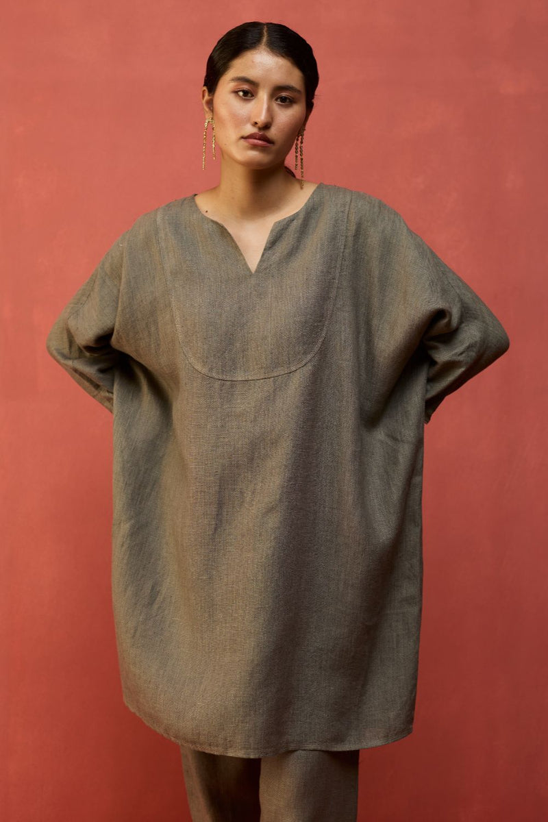 Etsu Yoke Linen Kurta - Grey linen by Manan in grey color for women Worldwide
