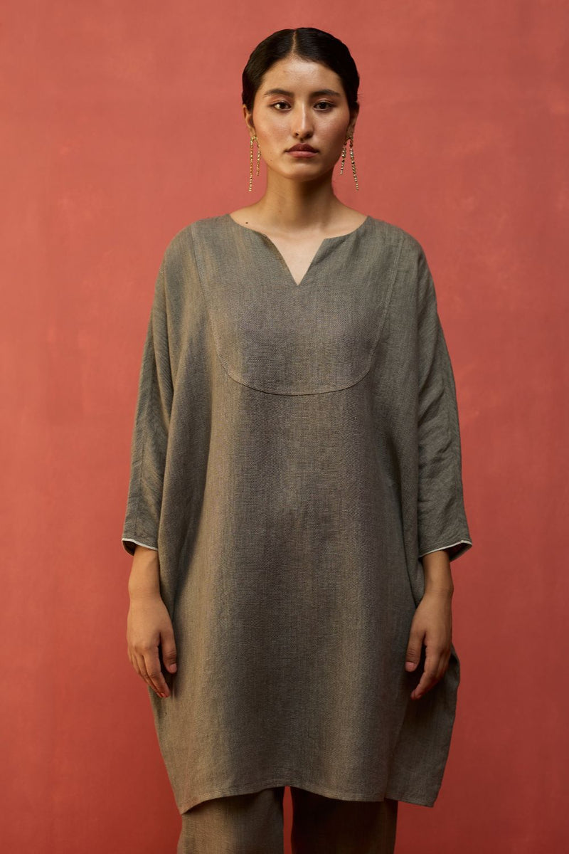 Etsu Yoke Linen Kurta - Grey linen by Manan in grey color for women Worldwide