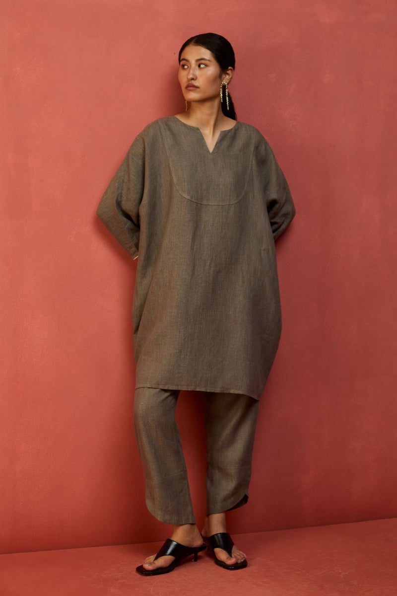 Etsu Yoke Linen Kurta - Grey linen by Manan in grey color for women Worldwide