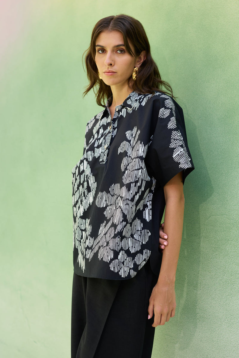 Oversized Floral Ikat Shirt cotton top/shirt by World of SiSa in black for women Worldwide