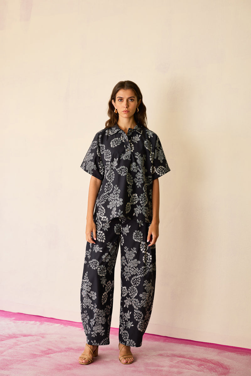 Oversized Ikat All-Over Print Shirt cotton top/shirt by World of SiSa in black for women Worldwide