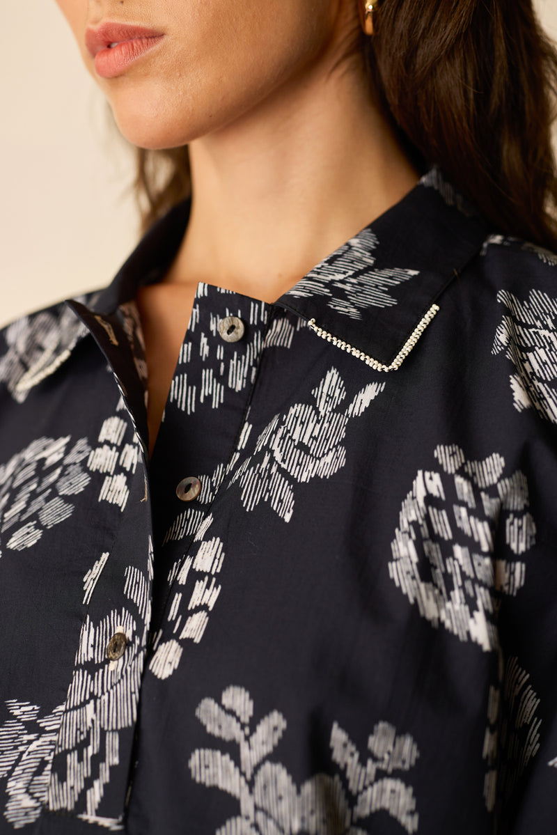 Oversized Ikat All-Over Print Shirt cotton top/shirt by World of SiSa in black for women Worldwide