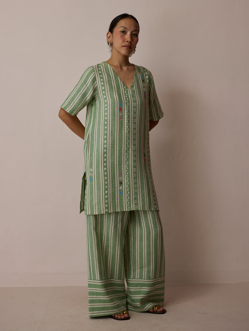 Selle Linen Applique Kurta Set-Fern linen co-ord set by Manan in green for women Worldwide