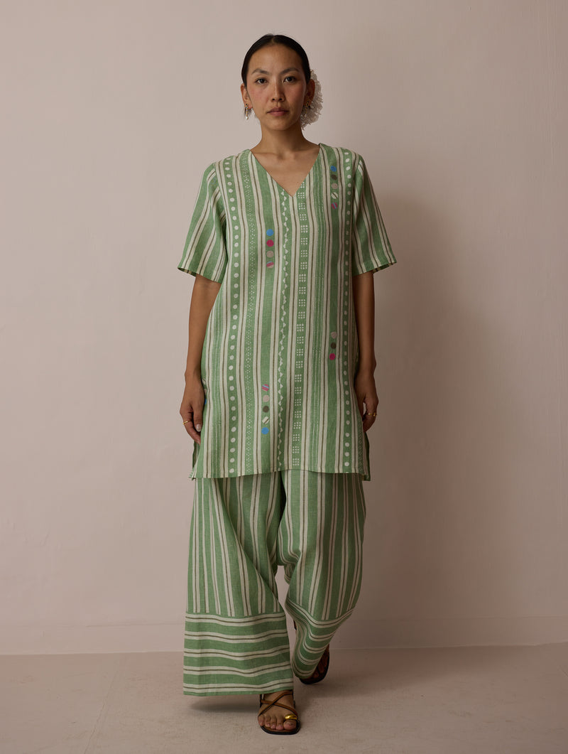 Selle Linen Applique Kurta Set-Fern linen co-ord set by Manan in green for women Worldwide