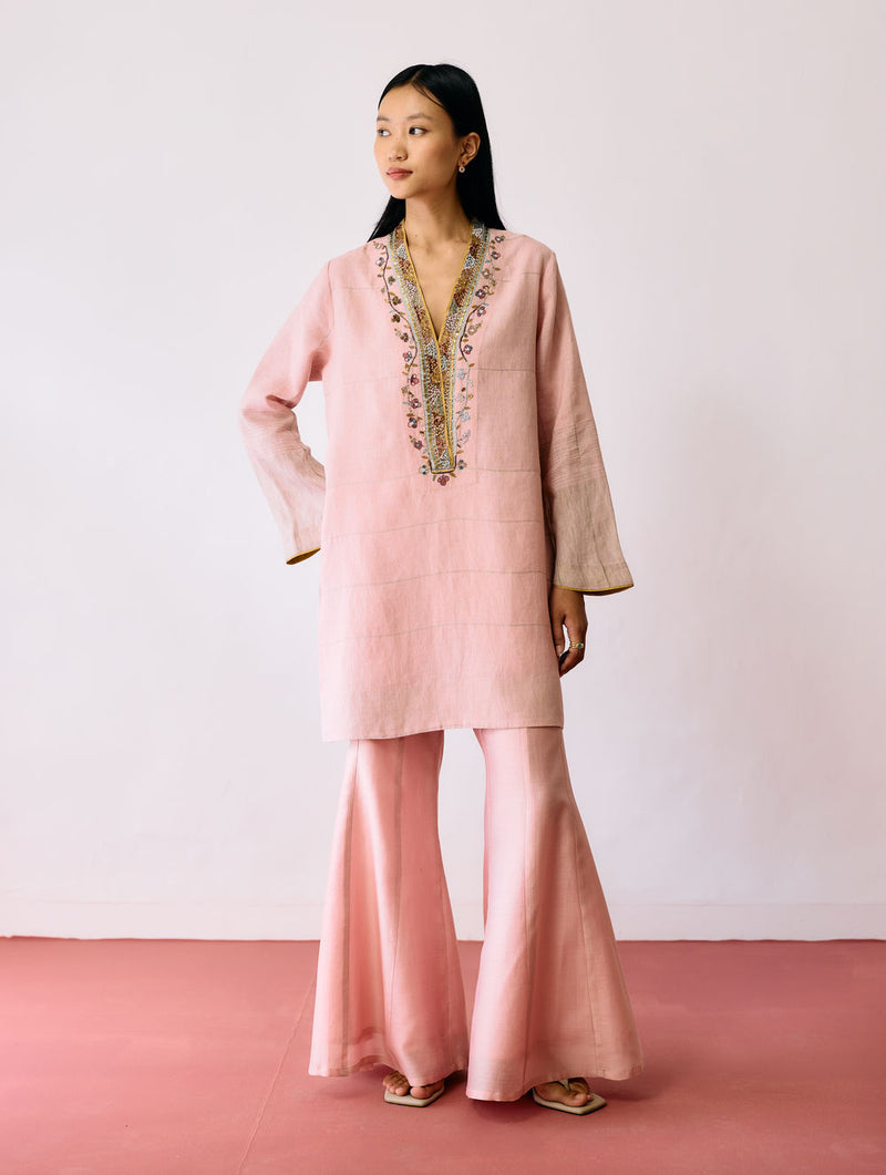 Naar Hand-Embroidered Metallic Kurta-Pink linen kurta/kurta set by Manan in pink for women Worldwide