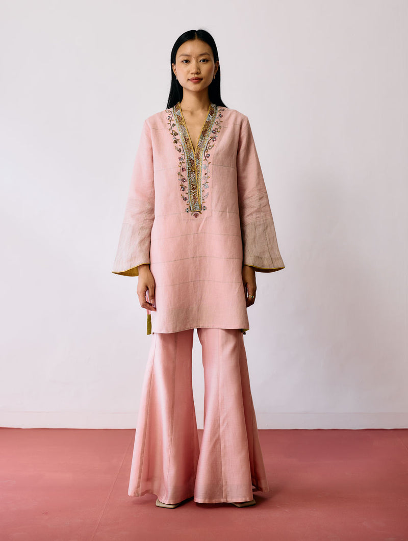 Naar Hand-Embroidered Metallic Kurta-Pink linen kurta/kurta set by Manan in pink for women Worldwide