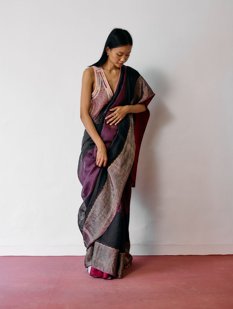 Afra Metallic Handloom Linen Saree-Metallic Charcoal linen saree by Manan in black for women Worldwide