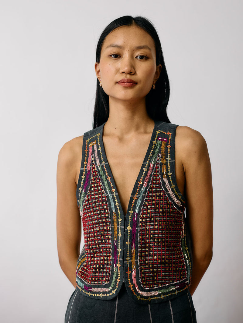 Kaya Hand-Embroidered Co-ord-Charcoal linen co-ord set by Manan in black for women Worldwide