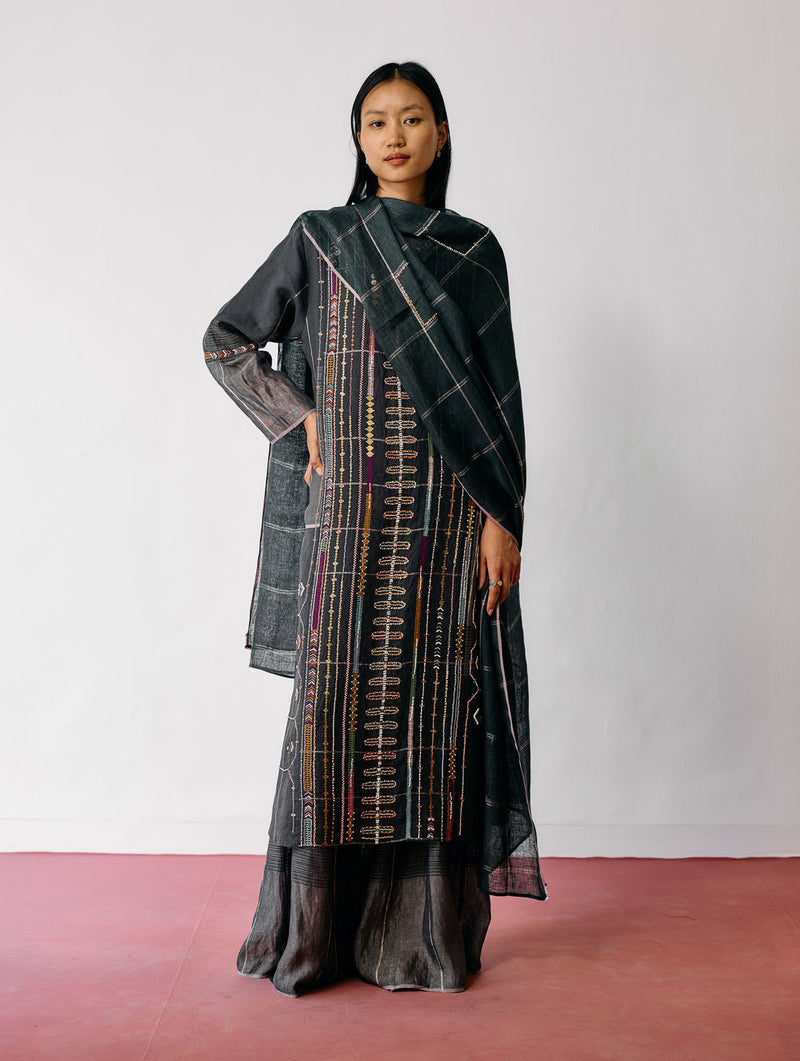 Aicha Hand-Embroidered Panelled Kurta Set-Charcoal linen kurta/kurta set by Manan in black for women Worldwide