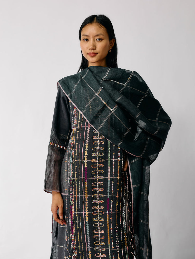 Aicha Hand-Embroidered Panelled Kurta Set-Charcoal linen kurta/kurta set by Manan in black for women Worldwide