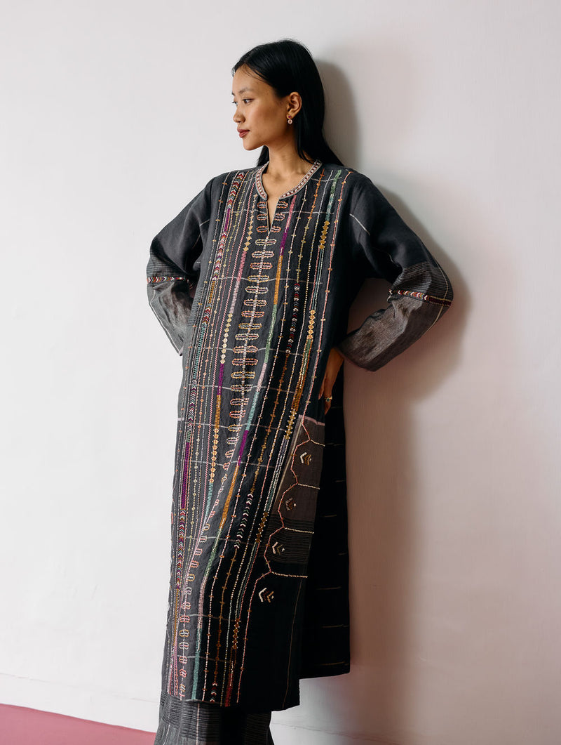 Aicha Hand-Embroidered Panelled Kurta-Charcoal linen kurta/kurta set by Manan in black for women Worldwide