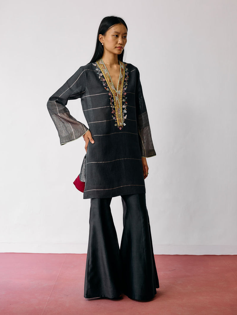 Naar Hand-Embroidered Metallic Kurta-Charcoal linen kurta/kurta set by Manan in black for women Worldwide