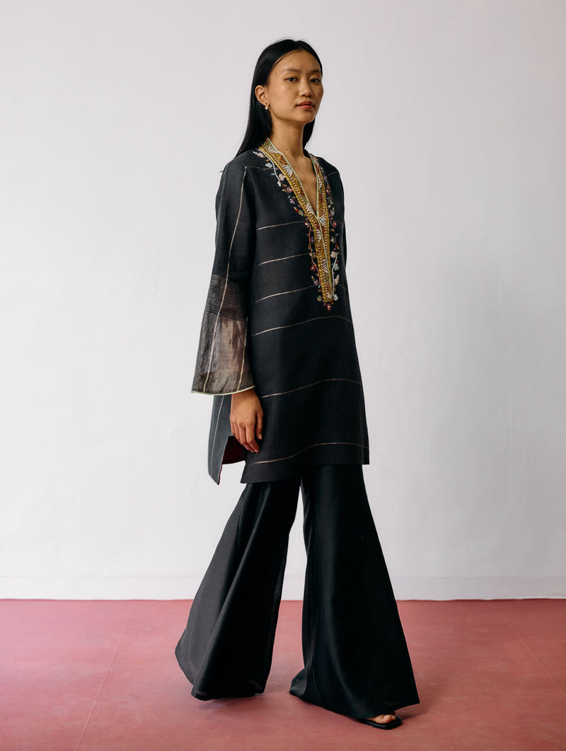 Naar Hand-Embroidered Metallic Kurta Set-Charcoal linen kurta/kurta set by Manan in black for women Worldwide