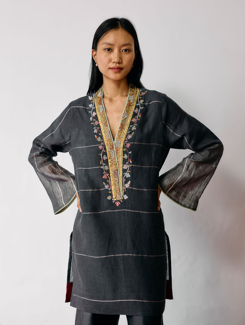 Naar Hand-Embroidered Metallic Kurta-Charcoal linen kurta/kurta set by Manan in black for women Worldwide