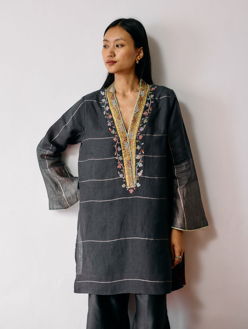Naar Hand-Embroidered Metallic Kurta-Charcoal linen kurta/kurta set by Manan in black for women Worldwide